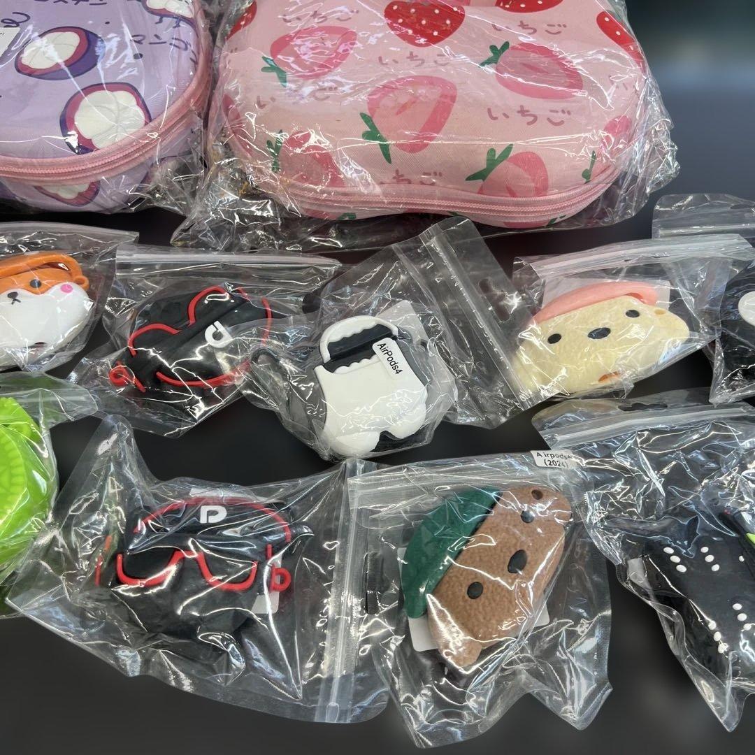 イヤホンケース未使用品　フルーツデザイン、キャラクターまとめ