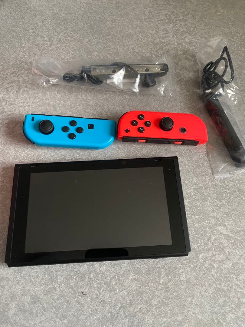 Nintendo Switch 本体 青/赤 Joy-Con付き - メルカリ