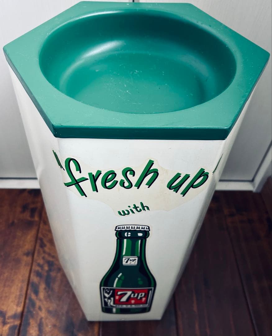 7up l Floor Standing Ashtrayセブンアップ灰皿