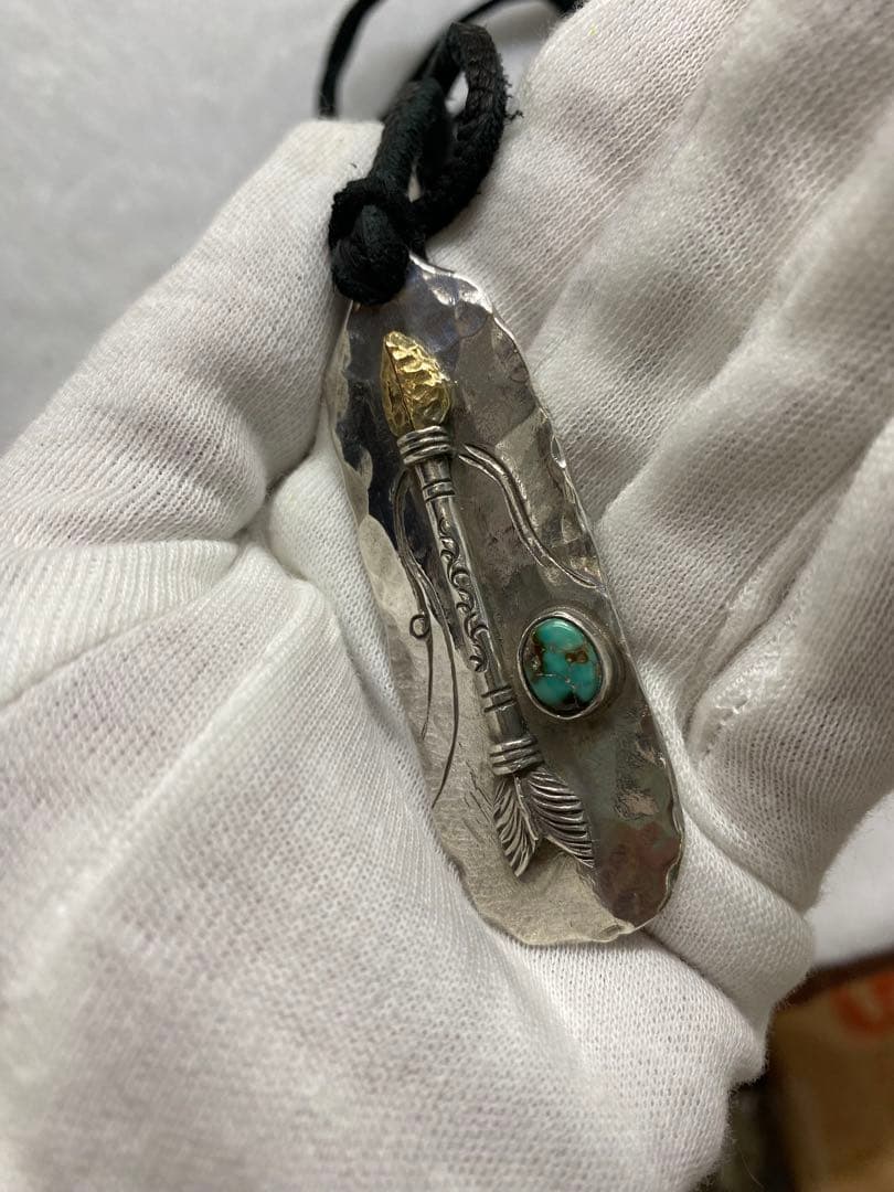 《一時的にお値下げ》矢モチーフ ネックレスチャーム