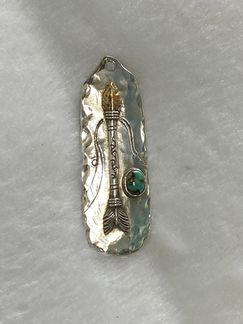 《一時的にお値下げ》矢モチーフ ネックレスチャーム