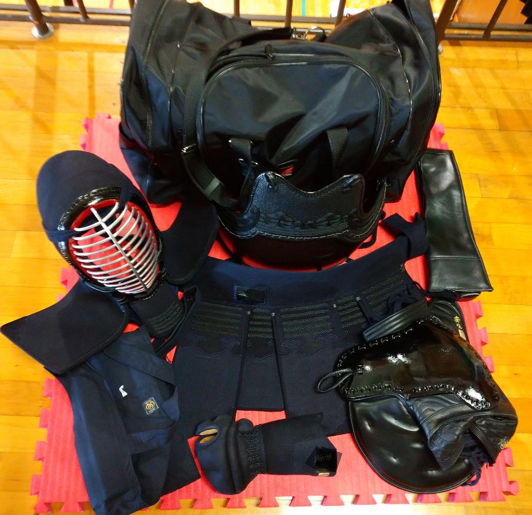 銃剣道 防具 一式 赤無幻 防具一式 特織ヘリ合皮 – 西日本武道具