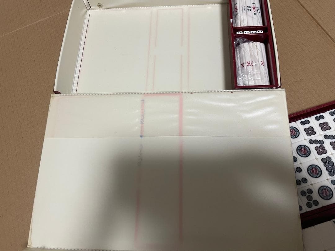 未使用なのでピカピカ　麻雀牌　昭和の年代モノ