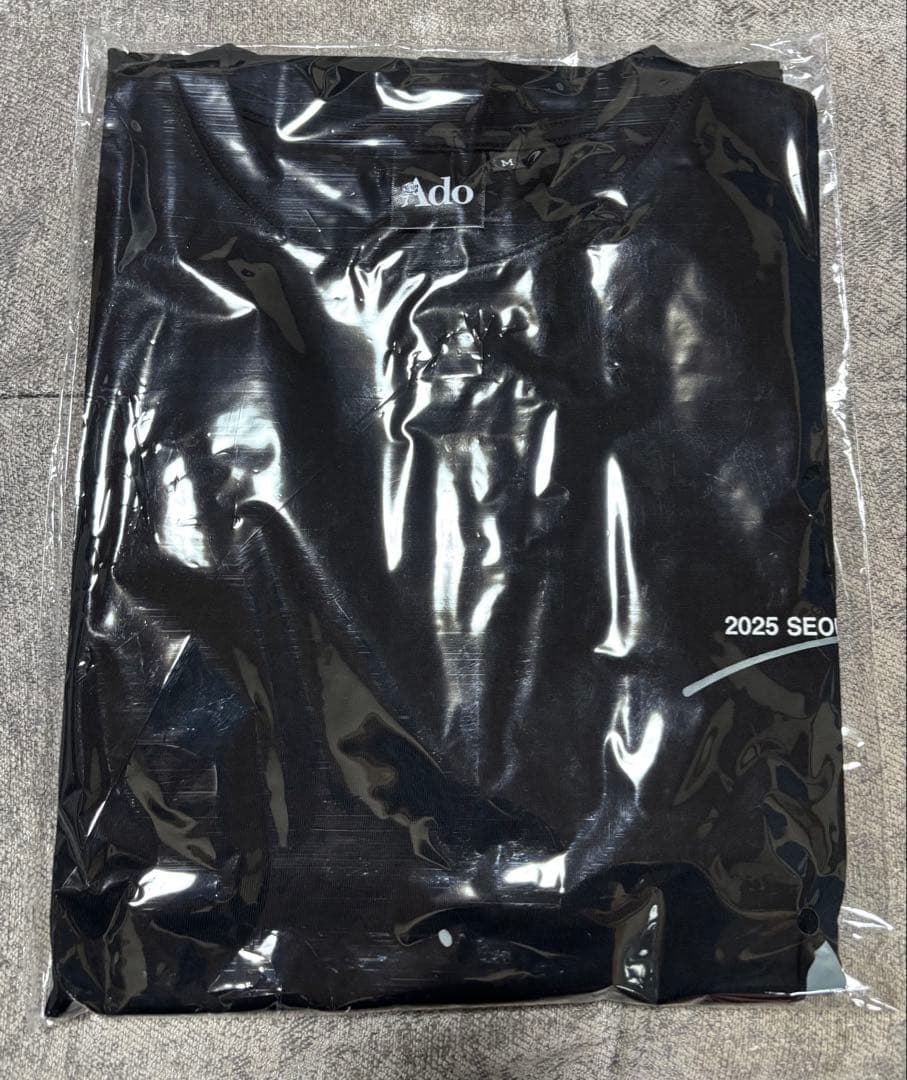 【新品】Ado5htポップアップタイポグラフィTシャツ韓国ソウル限定(Mサイズ)