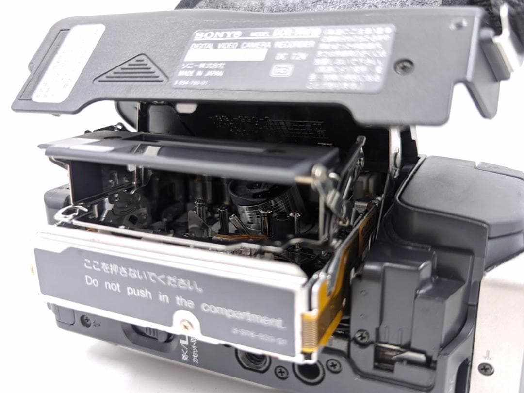 miniDVのダビングに！ SONY ビデオカメラ DCR-TRV10 04