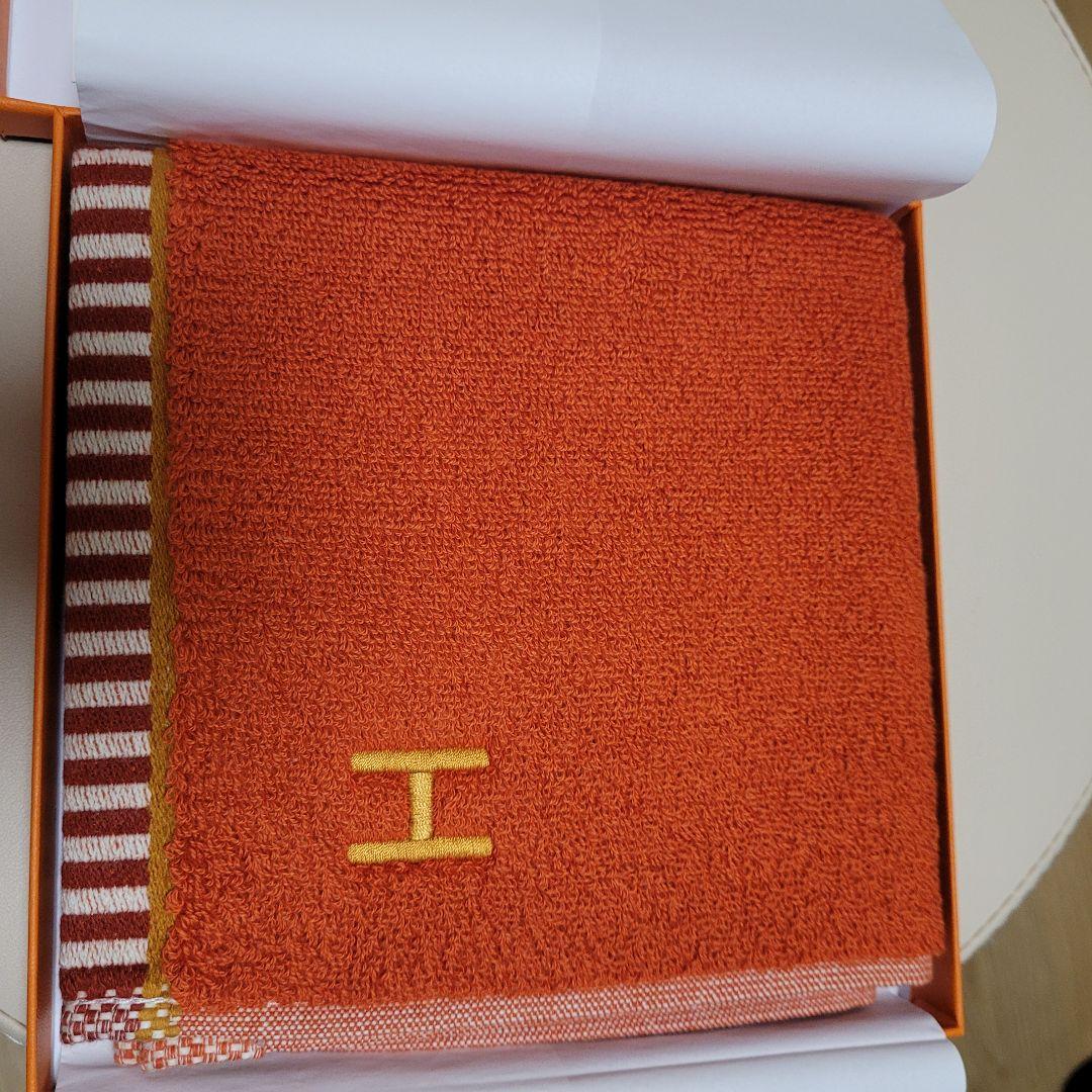 【新品未使用タグ付き】エルメス カレ・タオル 《ヴィス・ヴェルサ》