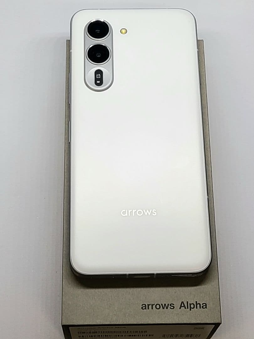 TARA arrows Alpha M08 ホワイト 本体 付属品 箱付き arrows Alpha ホワイト /arrows M08 【国内版 SIMFREE】未開封品、新品