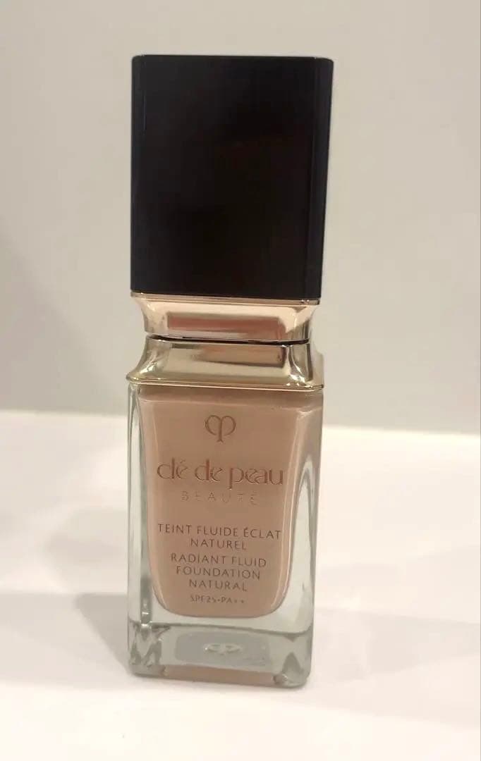 ほぼ全量】 クレドポーボーテ タンフリュイドエクラ ナチュレル