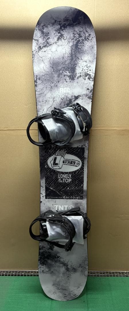 【2049】FNTC　TNT L　+　SALOMON　RHYTHM　2点セット 2049】FNTC TNT L + SALOMON RHYTHM 2点セット - メルカリ