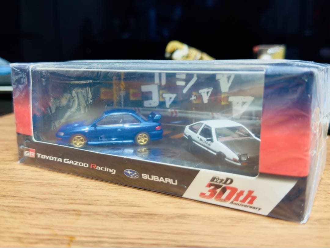 頭文字D 30th 1/64 Trueno AE86 & IMPREZA GC8 頭文字D 30th 1/64 Trueno (AE86) ＆ IMPREZA (GC8) - SUBARU