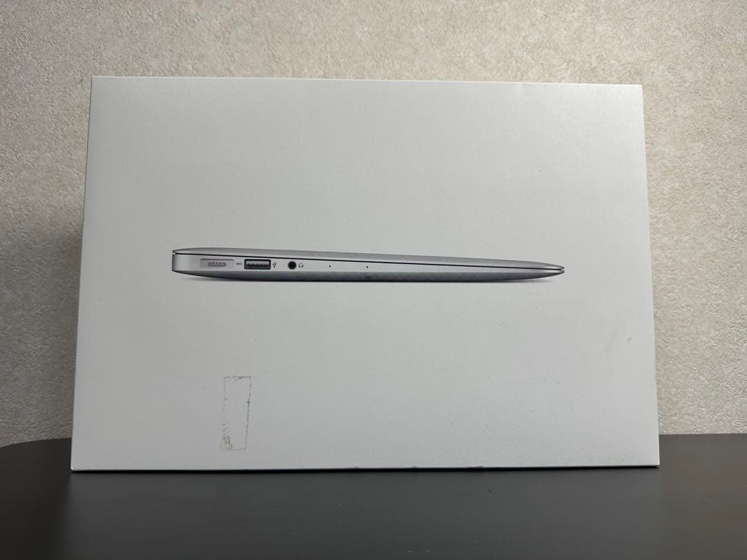 【初期化済】Apple MacBook Air 11-inch (2015) Amazon.com: Apple MD711LL/A MacBook Air 11.6-Inch Laptop (1.3GHz
