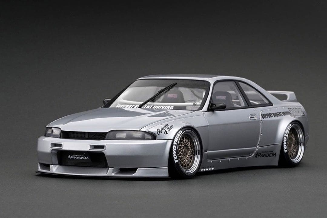 1/18 イグニッションモデル R33 GT-R ig3031 エンジン無し イグニッションモデル 1/18 GReddy GT-R (BCNR33) シルバー