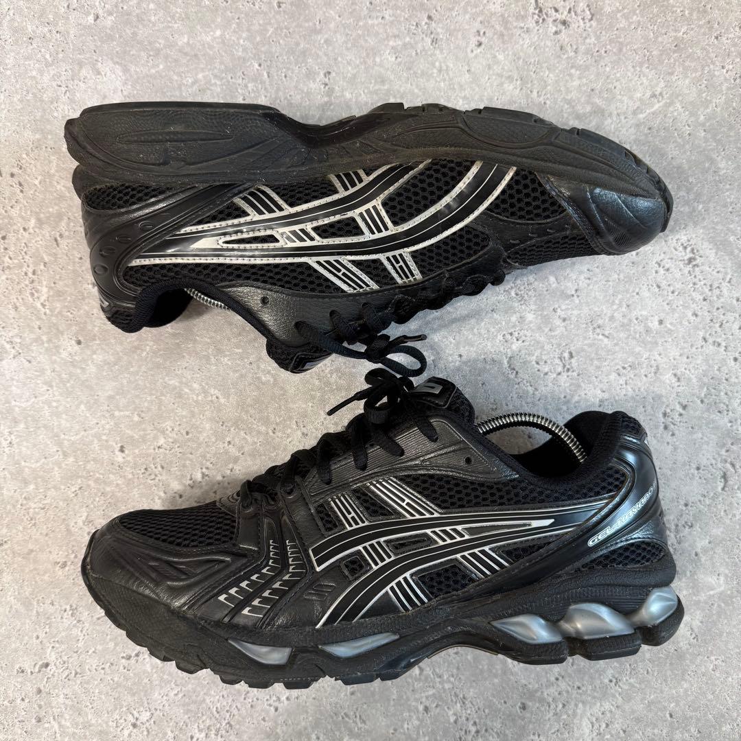美品 アシックス GEL-KAYANO 14 ブラック×シルバー 27.5cm
