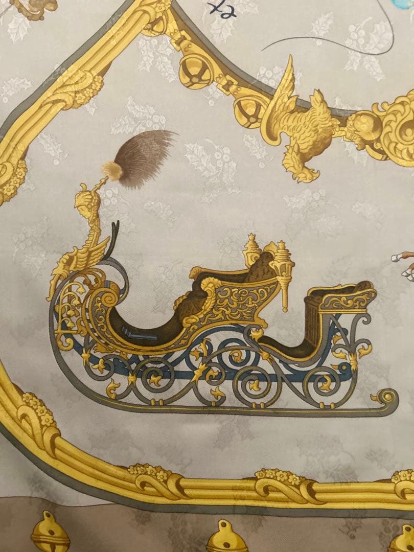 エルメススカーフ カレ90/柄名:羽根飾りと鈴《ジャガード地》