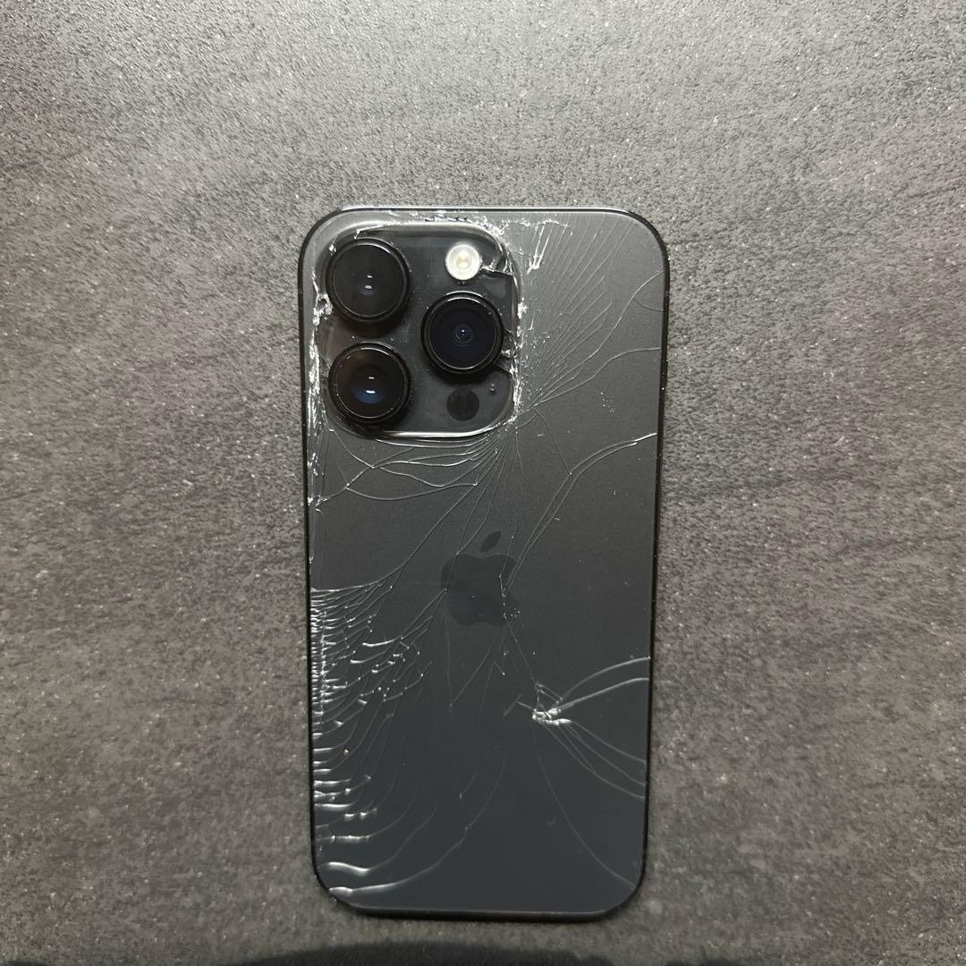 即日配送/値下不可/動作異常なし iPhone14pro ブラック背面割れありの