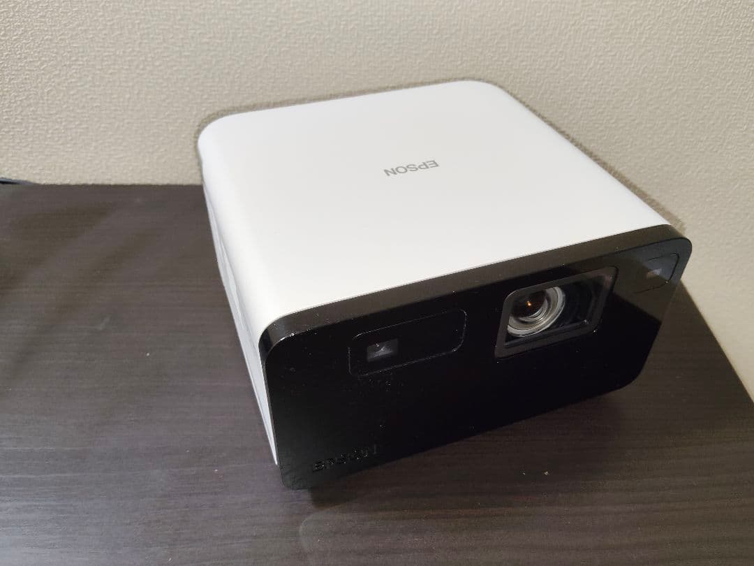 EPSON プロジェクター本体 ホワイト エプソン（EPSON） EF-61 [ホワイト] Full HD 液晶プロジェクター