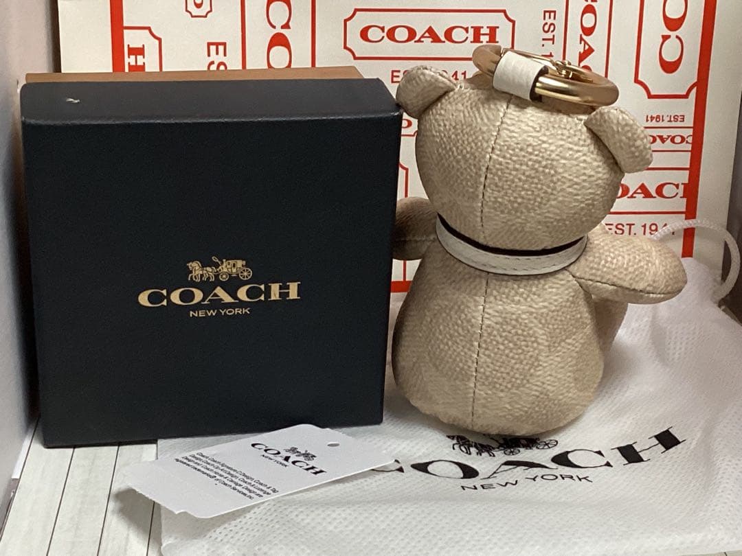 保存袋付き未使用美品コーチCOACH クマ型キーホルダー ベージュ本物