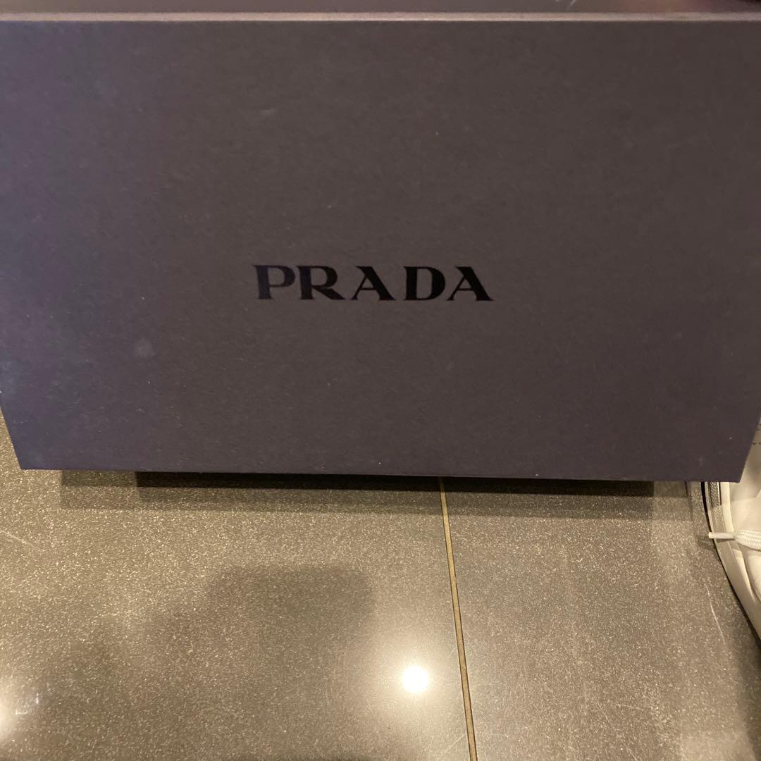 PRADA MILANO ホワイトスニーカー　28〜28.5cm 43