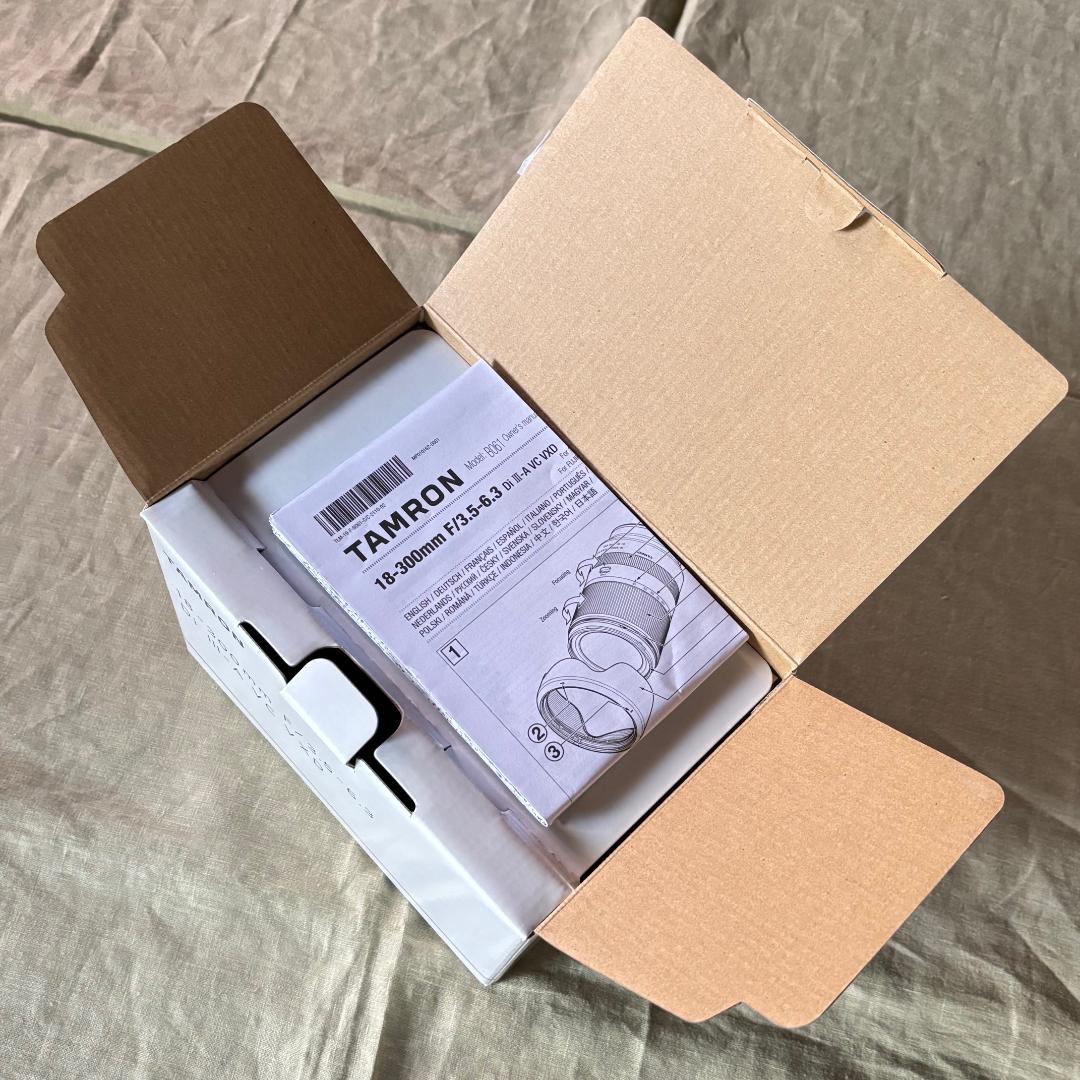 新品TAMRON 18-300mm F/3.5-6.3 B061ソニーE用レンズ