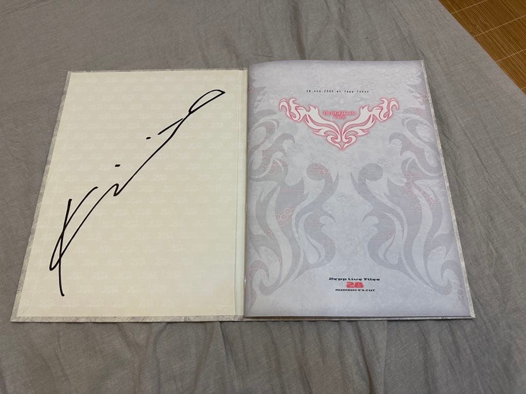 最終値下げ KIRITO キリト 直筆サイン入り写真集　PIERROT