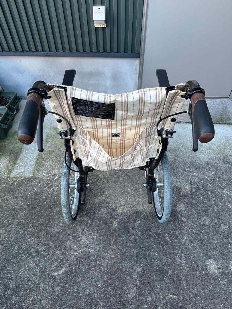 折りたたみ車椅子 アルミ軽量　ベージュ　11.5kg