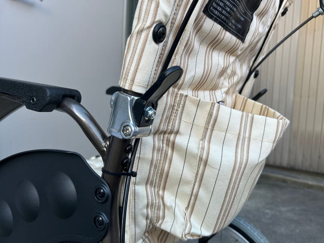 折りたたみ車椅子 アルミ軽量　ベージュ　11.5kg