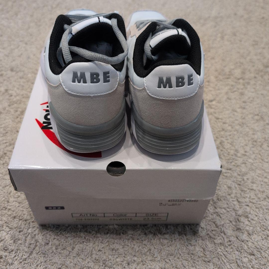 MASTER BUNNY エディション ゴルフシューズ 23.5cm