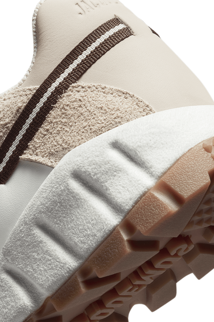 Air Humara x Jacquemus 'Light Bone and Gold' (DR0420-001) Release