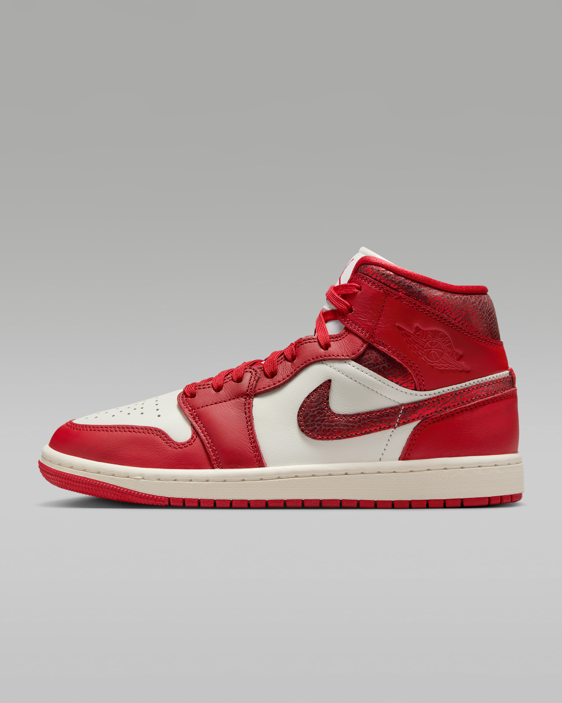 NIKE公式】エア ジョーダン 1 MID SE ウィメンズシューズ.オンライン