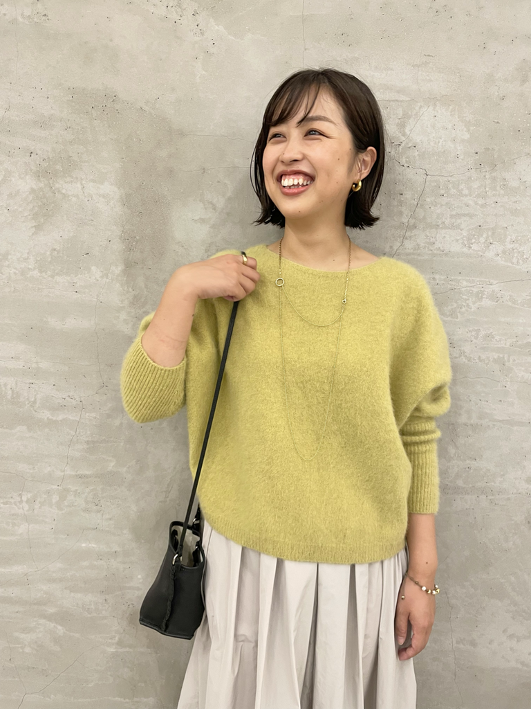 パーソナルカラー別】人気スタッフが着るウールドルマンニット