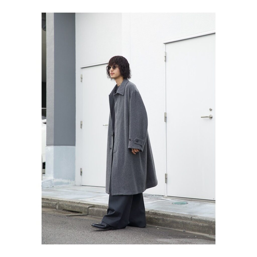 URU（ウル）】ブランドの名作バルマカーンコートをカラー別注