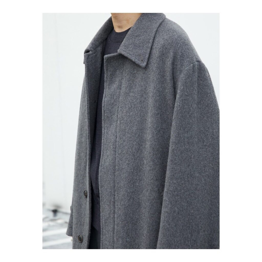 URU（ウル）】ブランドの名作バルマカーンコートをカラー別注