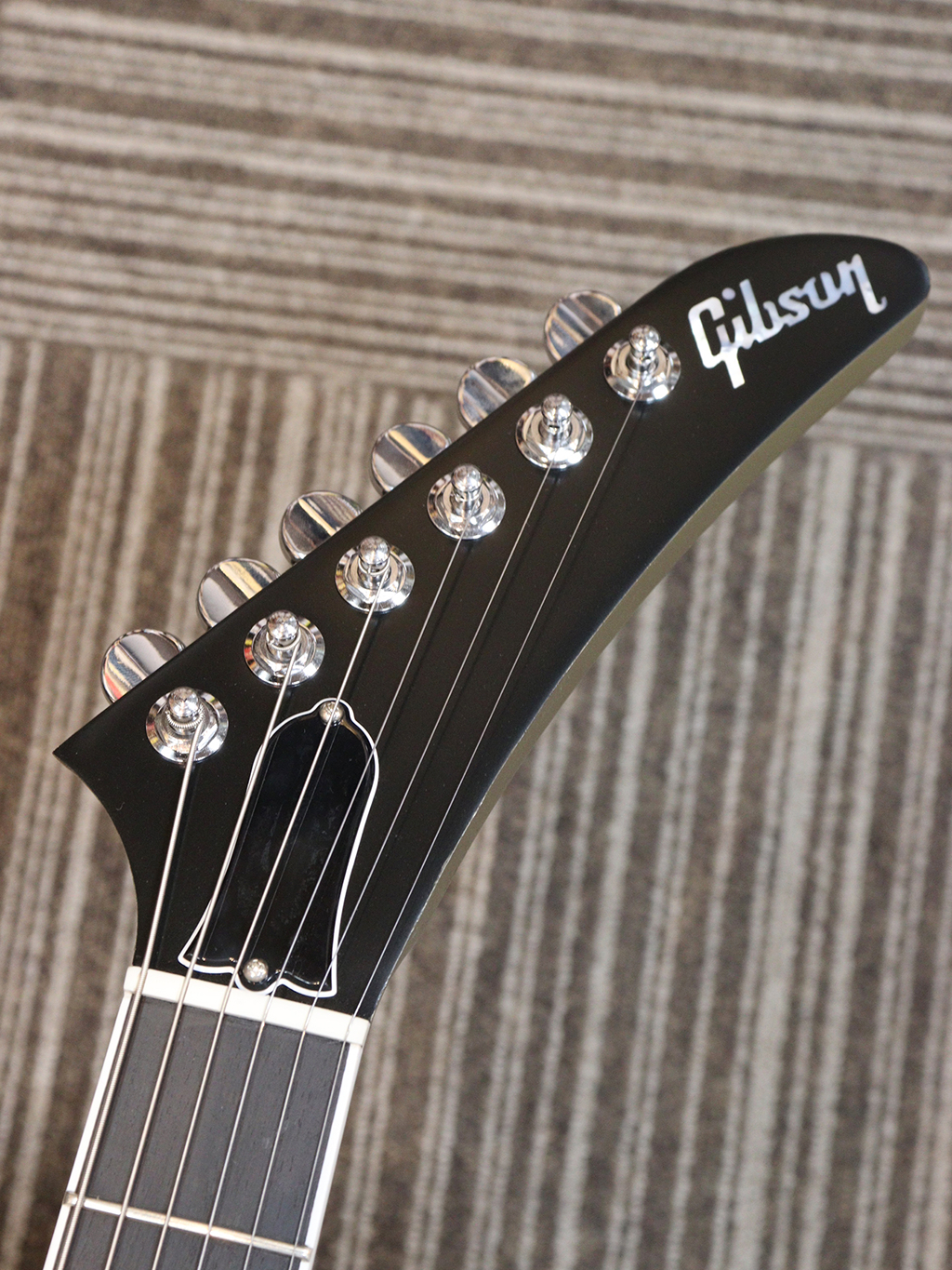 Gibson Victory (Dark Walnut Satin)2024/11/07 イケベ楽器店 リボレ