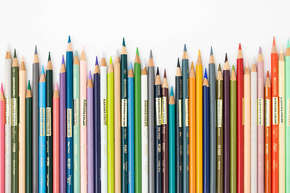 イラストの描き始めから、ずっと使っているカリスマカラー色鉛筆