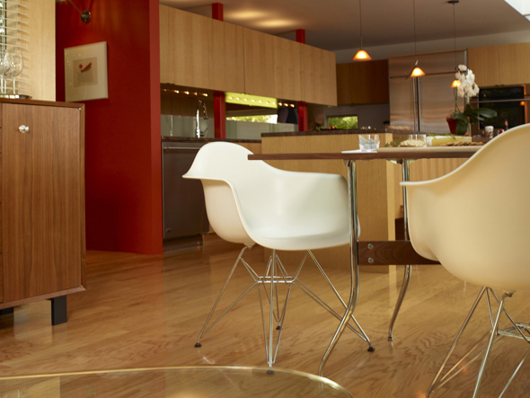 Herman Miller Eames Molded Plastic Arm Shell Chair / ハーマン