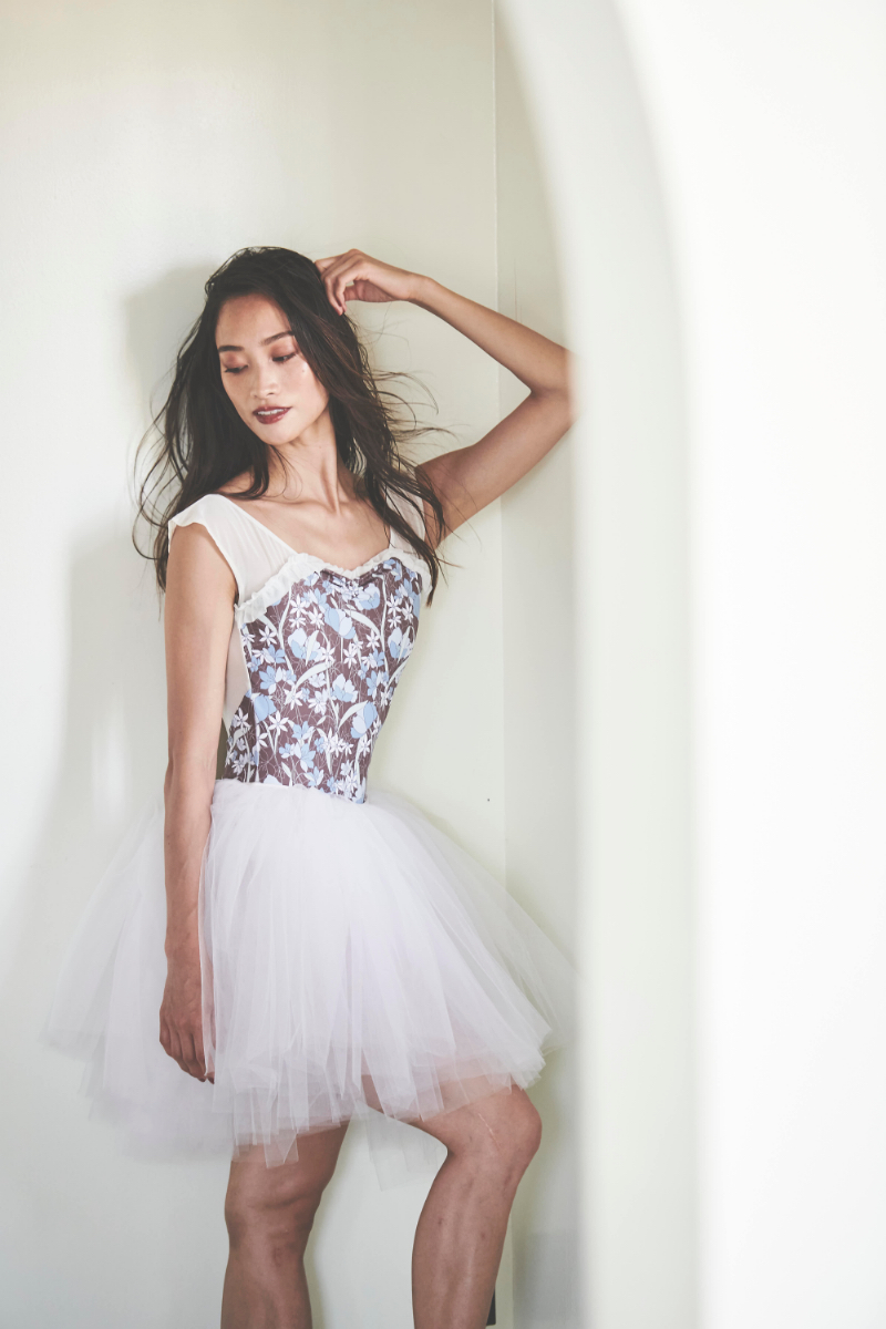 stina / type Q mermaid / botanical brown