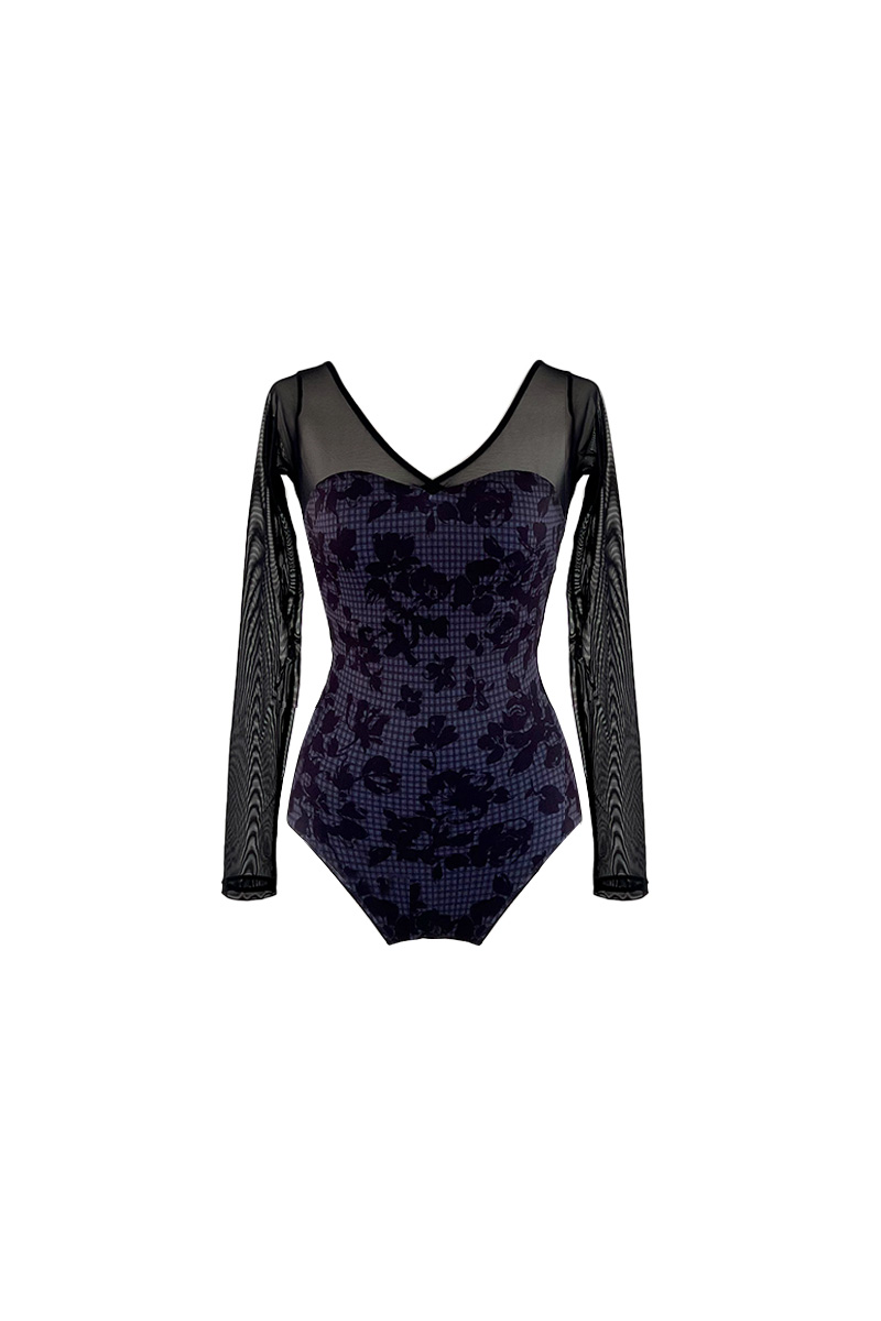 stina / type V lucky / essential black