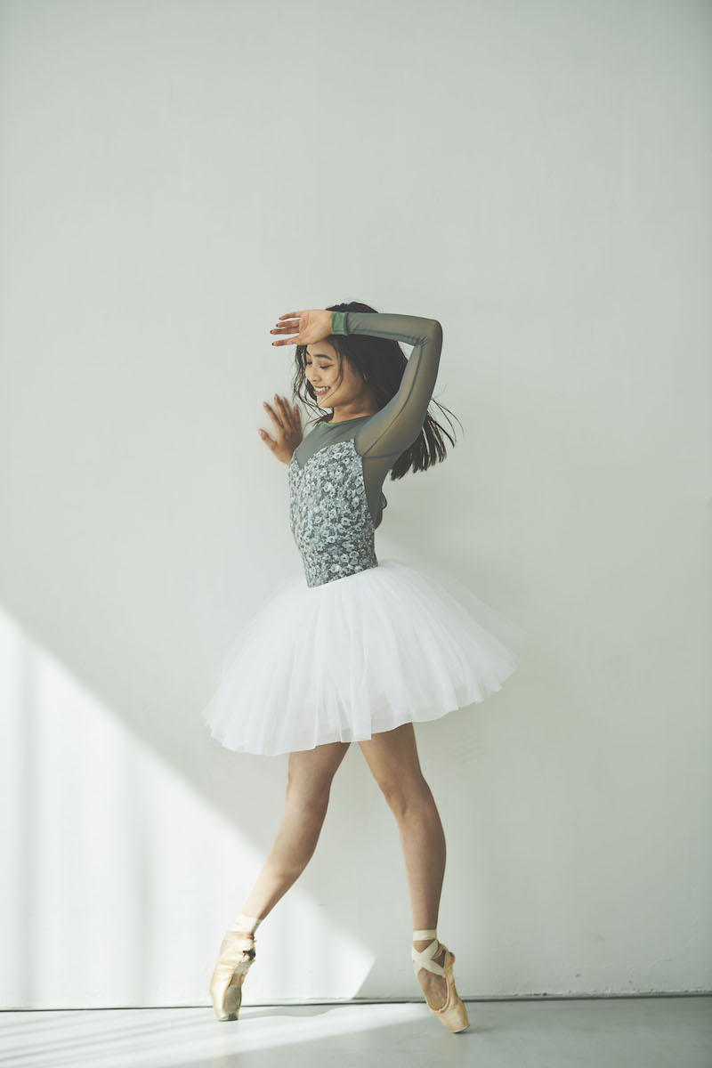 stina / type J juliet / petit fours strawberry