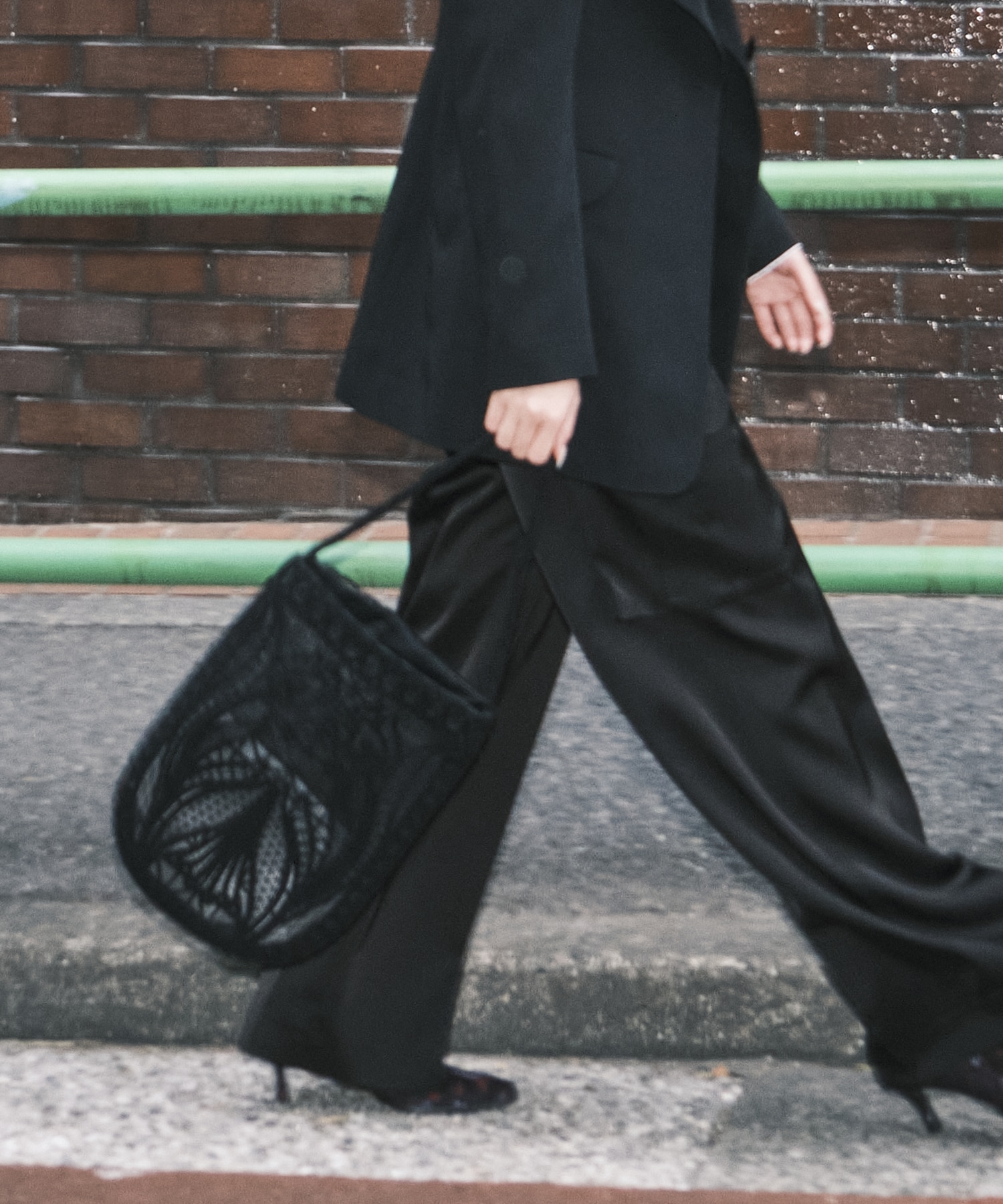 Cording Embroidery Round Tote Bag(FREE BLACK): Mame Kurogouchi
