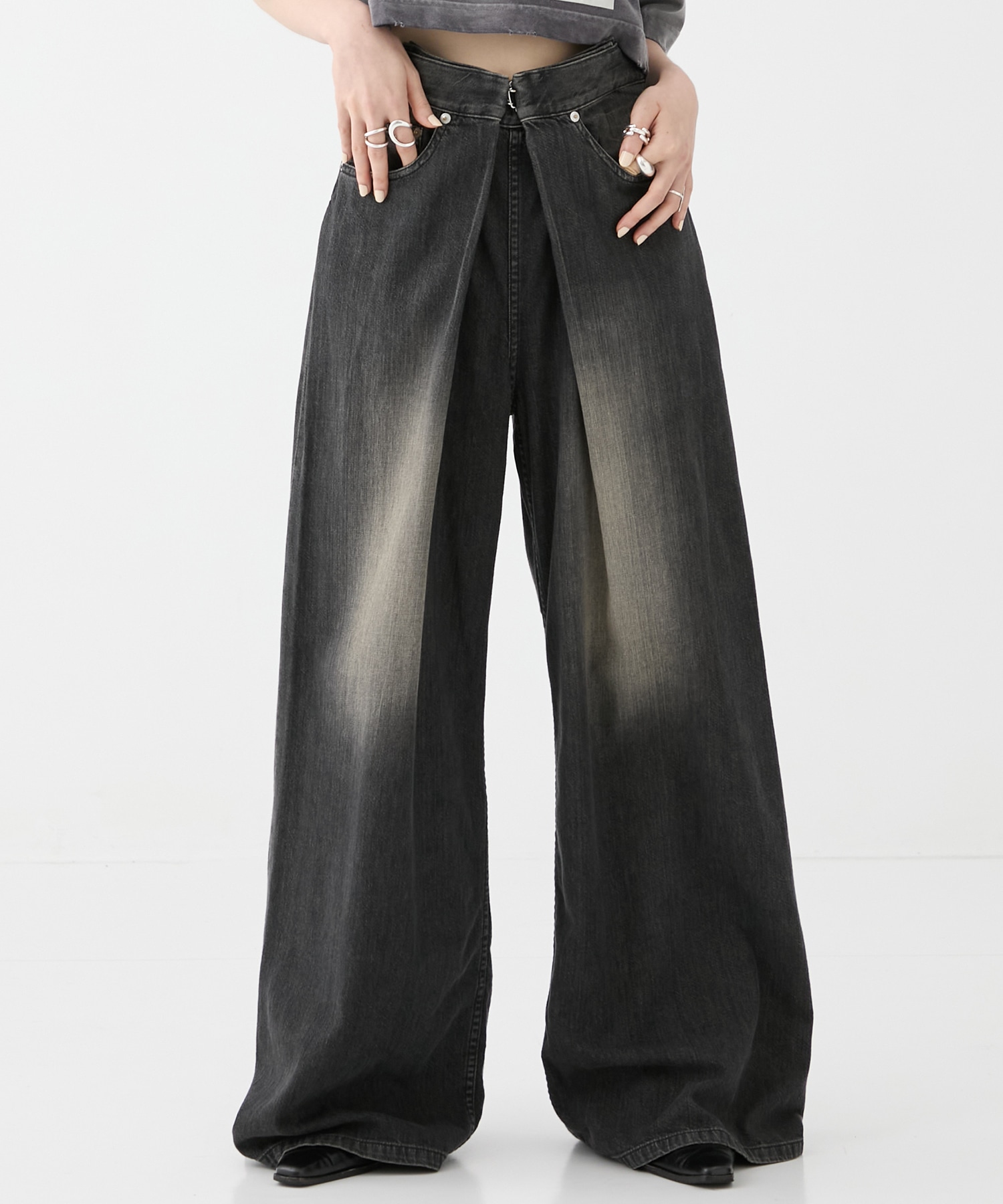 別注WASHED DENIM FOLDED WIDE PANTS (SHORT LENGTH)(XS BLACK): JOHN