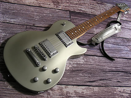 Charvel】レスポールタイプ: スティーブ・モンの機材道
