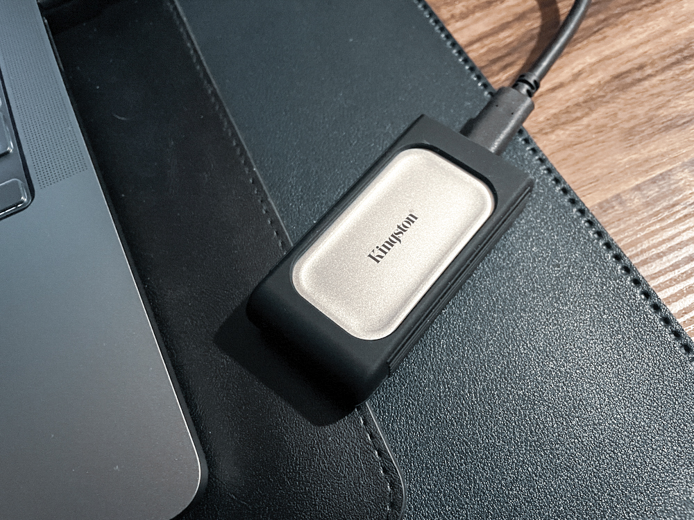 レビュー】キングストン外付けXS2000ポータブルSSDは超コンパクトで