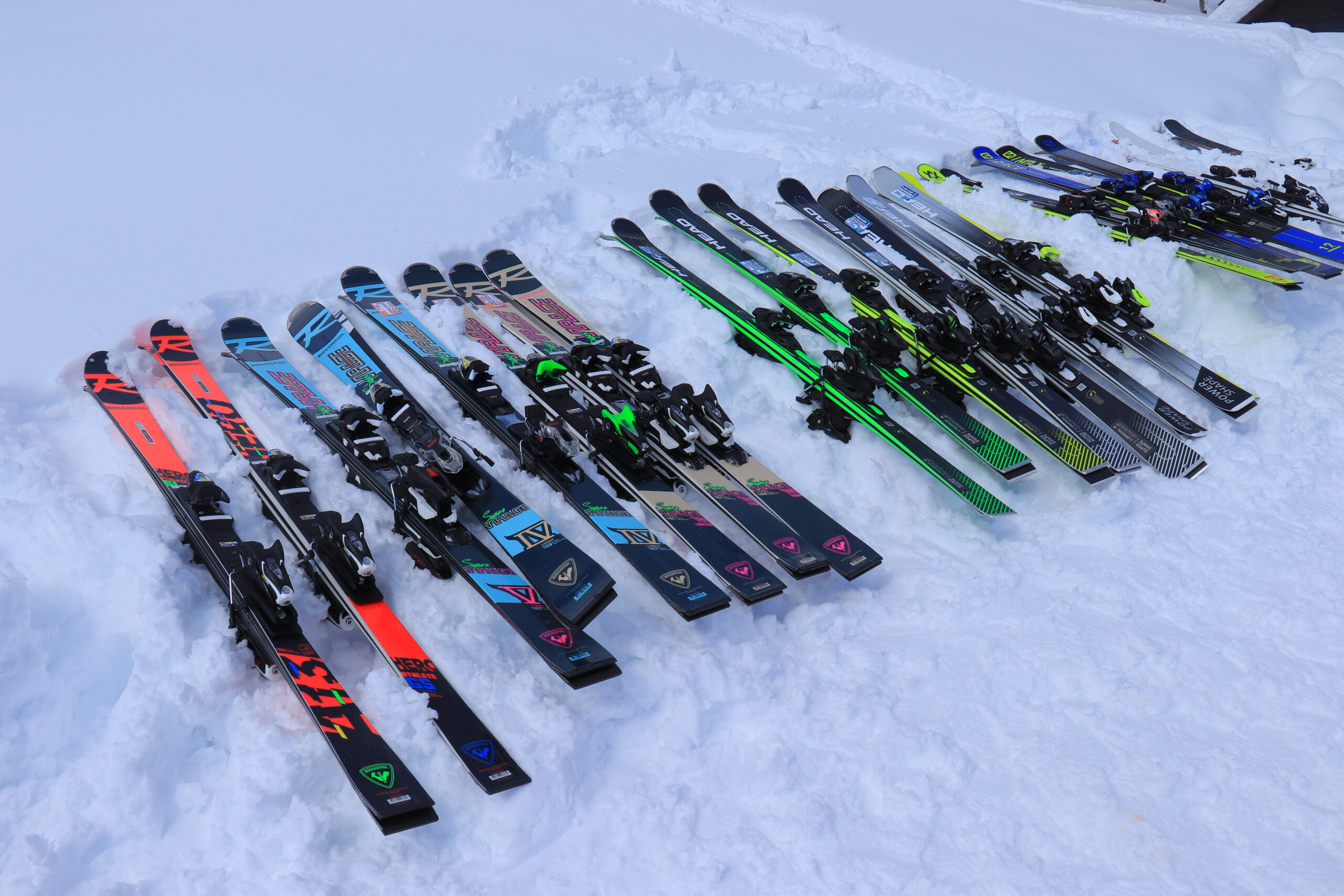 インプレ】21-22シーズンモデルのスキー板を試乗してみた | とらべらー